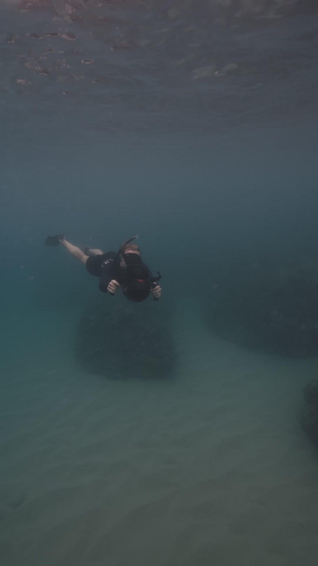 Video of Sam Diving with the Sublue Vapor Underwater Scooter